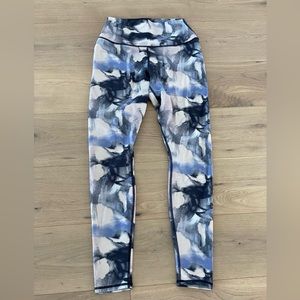 Alo Yoga Vapor High-Waist Graffiti Tie Dye Legging M